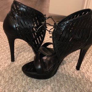 Pour la victoire black pumps